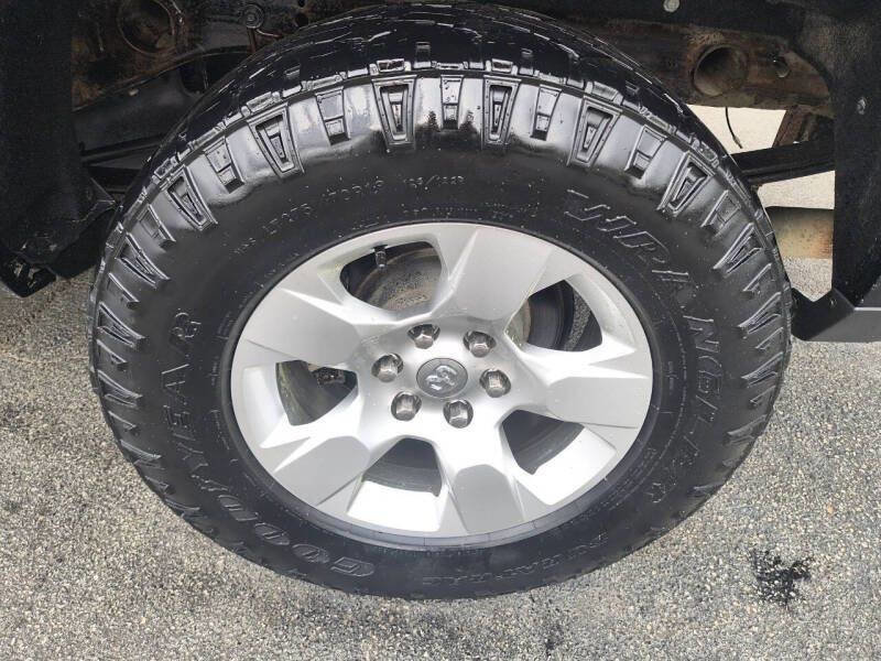 Used 2015 Chevrolet Silverado 1500 LTZ Z71 w/ Midnight Edition image 13