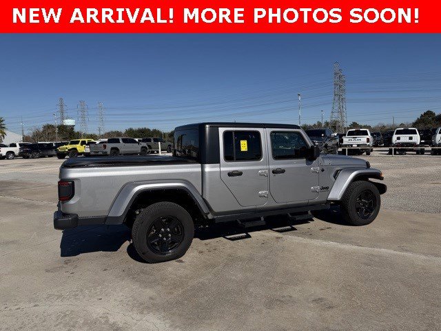 Used 2021 Jeep Gladiator Sport image 3