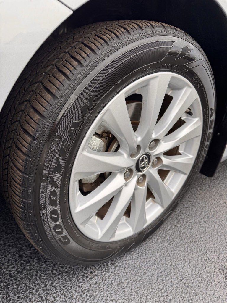 Used 2019 Toyota Camry L image 28