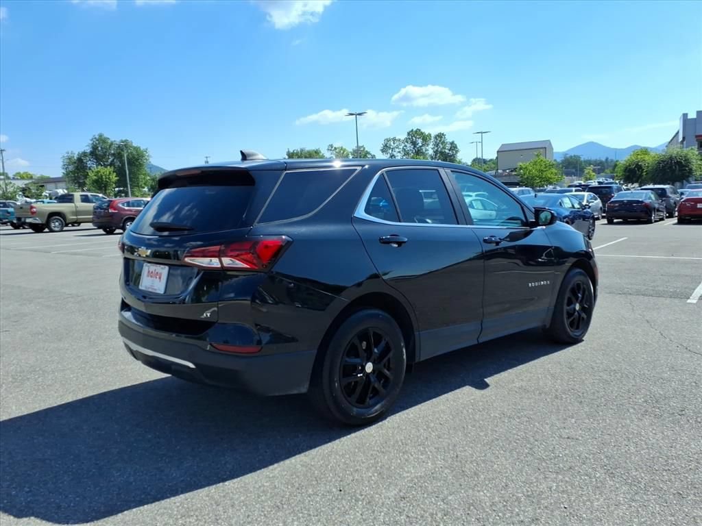 Used 2023 Chevrolet Equinox LT w/ Driver Convenience Package FWD image 4