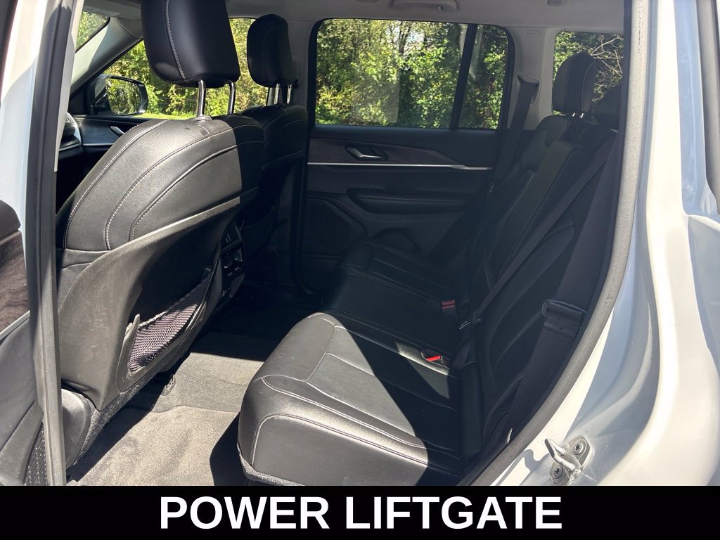 Used 2023 Jeep Grand Cherokee Limited AWD/4WD image 22