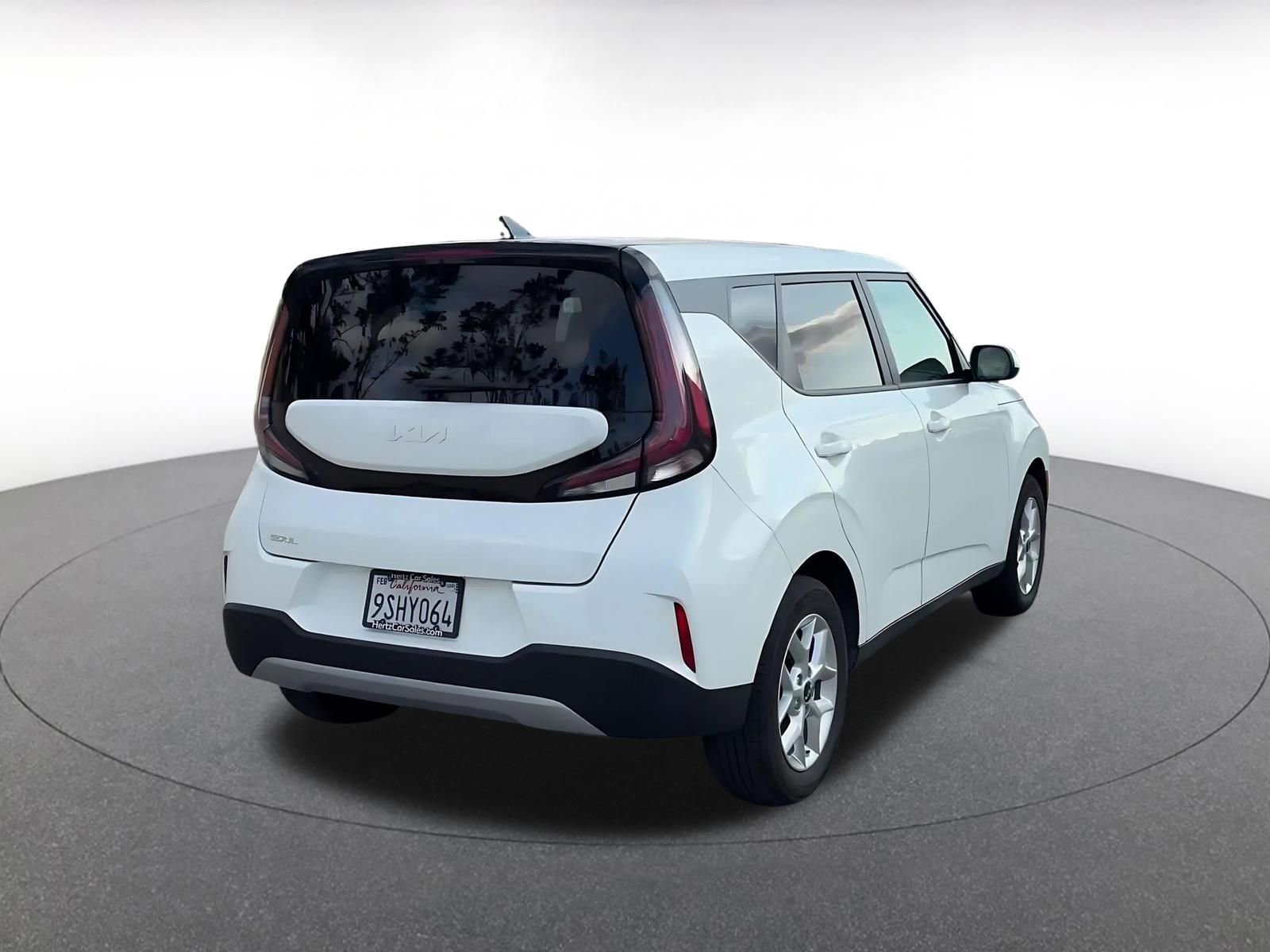Used 2025 Kia Soul LX w/ LX Technology Package image 15