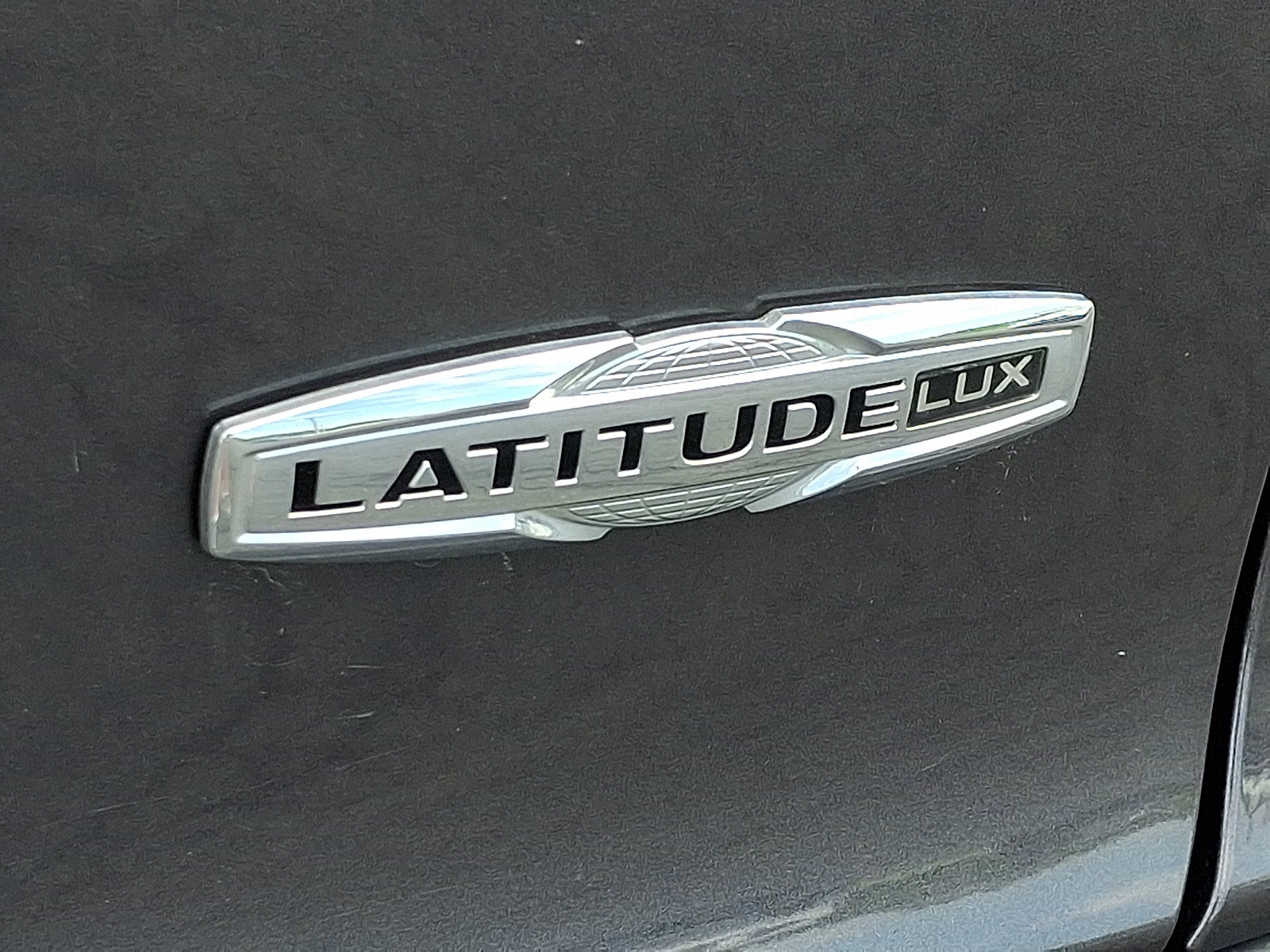 Used 2022 Jeep Cherokee Latitude Lux w/ Sun & Sound Group AWD/4WD image 32