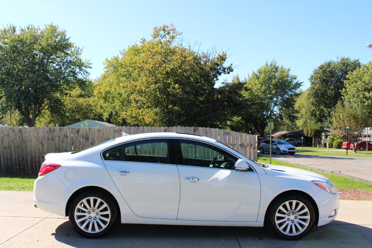 Used 2013 Buick Regal Premium FWD image 11