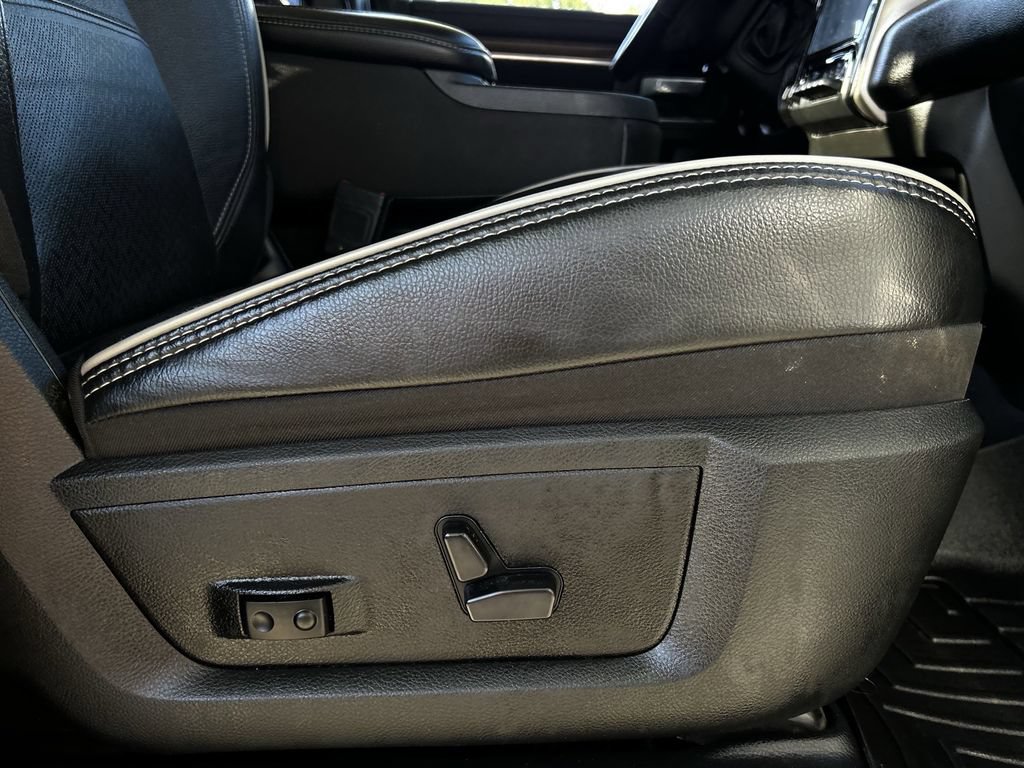 Used 2024 RAM 2500 Laramie AWD/4WD image 30
