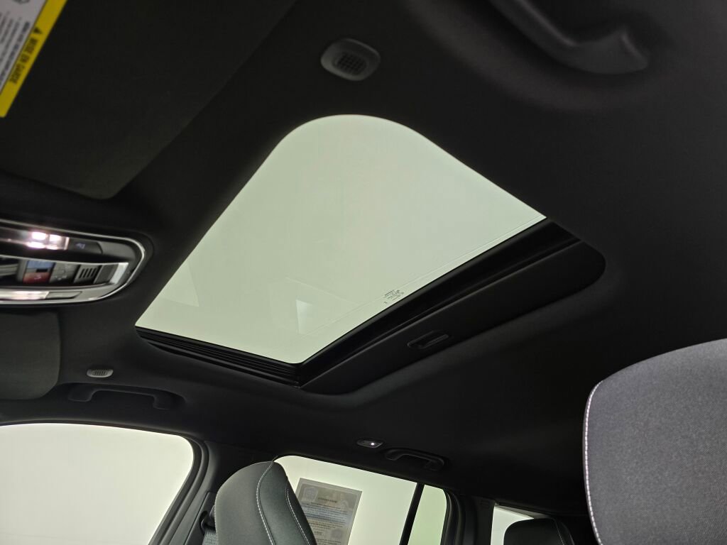 New 2025 Jeep Grand Cherokee Laredo X w/ Trailer Tow Package image 19