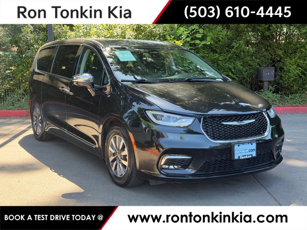 Used 2023 Chrysler Pacifica Limited FWD image 1