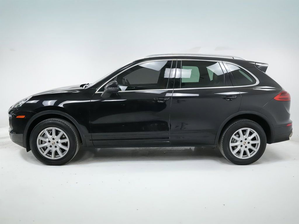 Used 2016 Porsche Cayenne S image 2