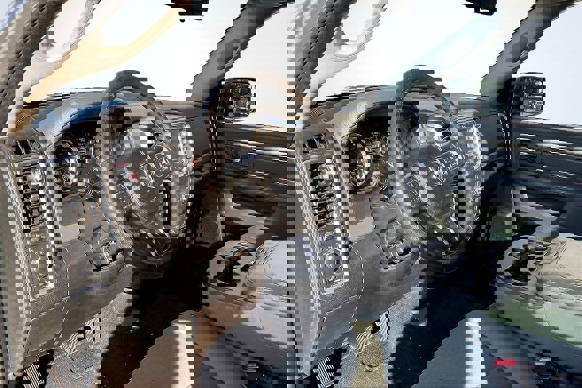 Used 2015 RAM 2500 SLT AWD/4WD image 14