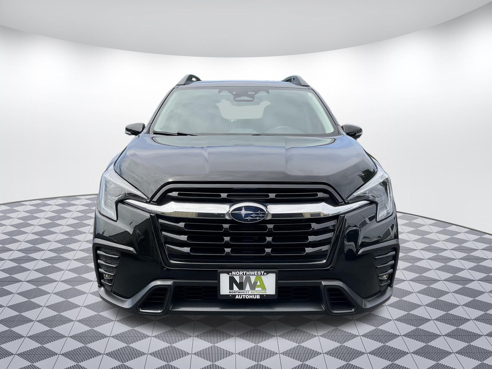 Used 2023 Subaru Ascent Limited AWD/4WD image 5