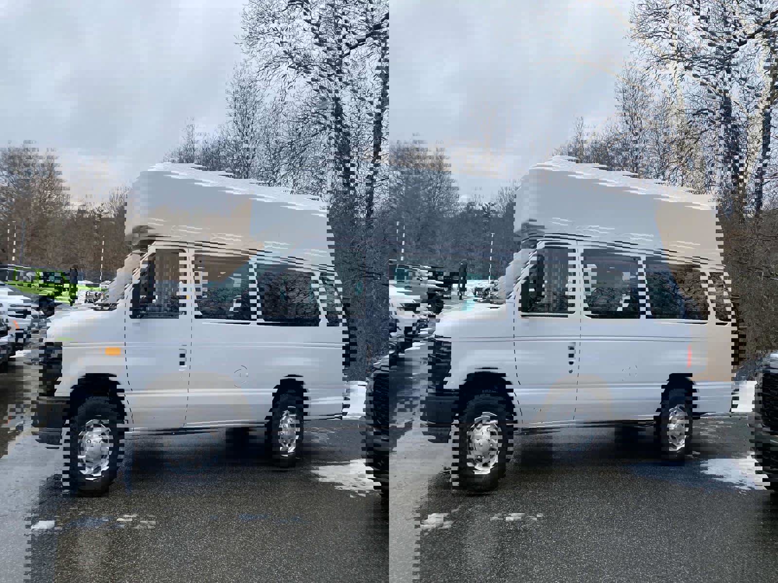 Used 2011 Ford E-350 and Econoline 350 Extended Super Duty w/ PWR Group image 7