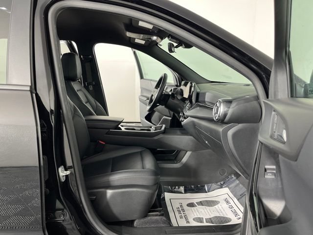 Used 2025 Chevrolet Equinox LT w/ Convenience Package II FWD image 41