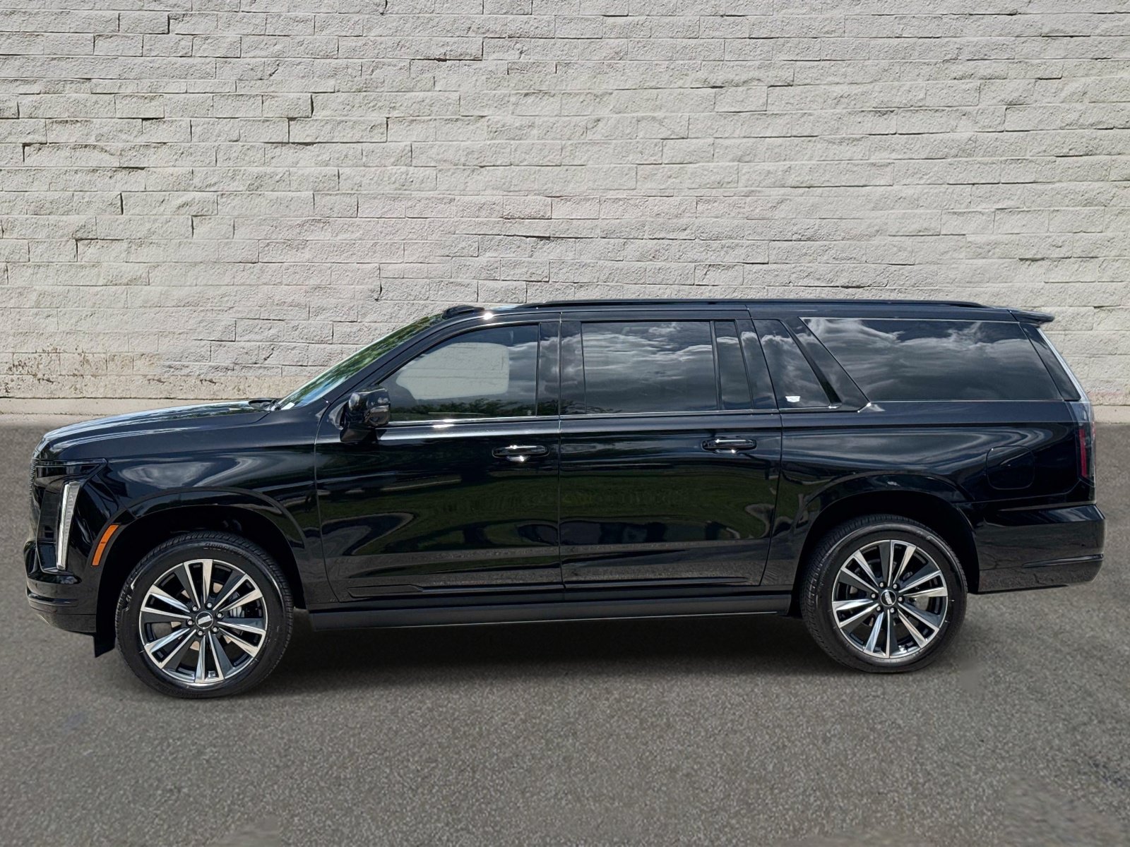 Certified 2026 Cadillac Escalade ESV Sport w/ Touring Package AWD/4WD image 2