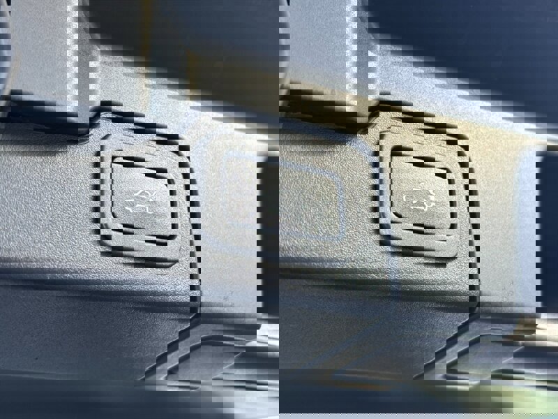 Used 2014 Land Rover Range Rover Evoque Pure Premium image 14