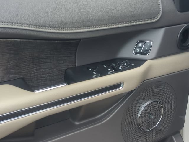 Used 2019 Ford Expedition Limited AWD/4WD image 13