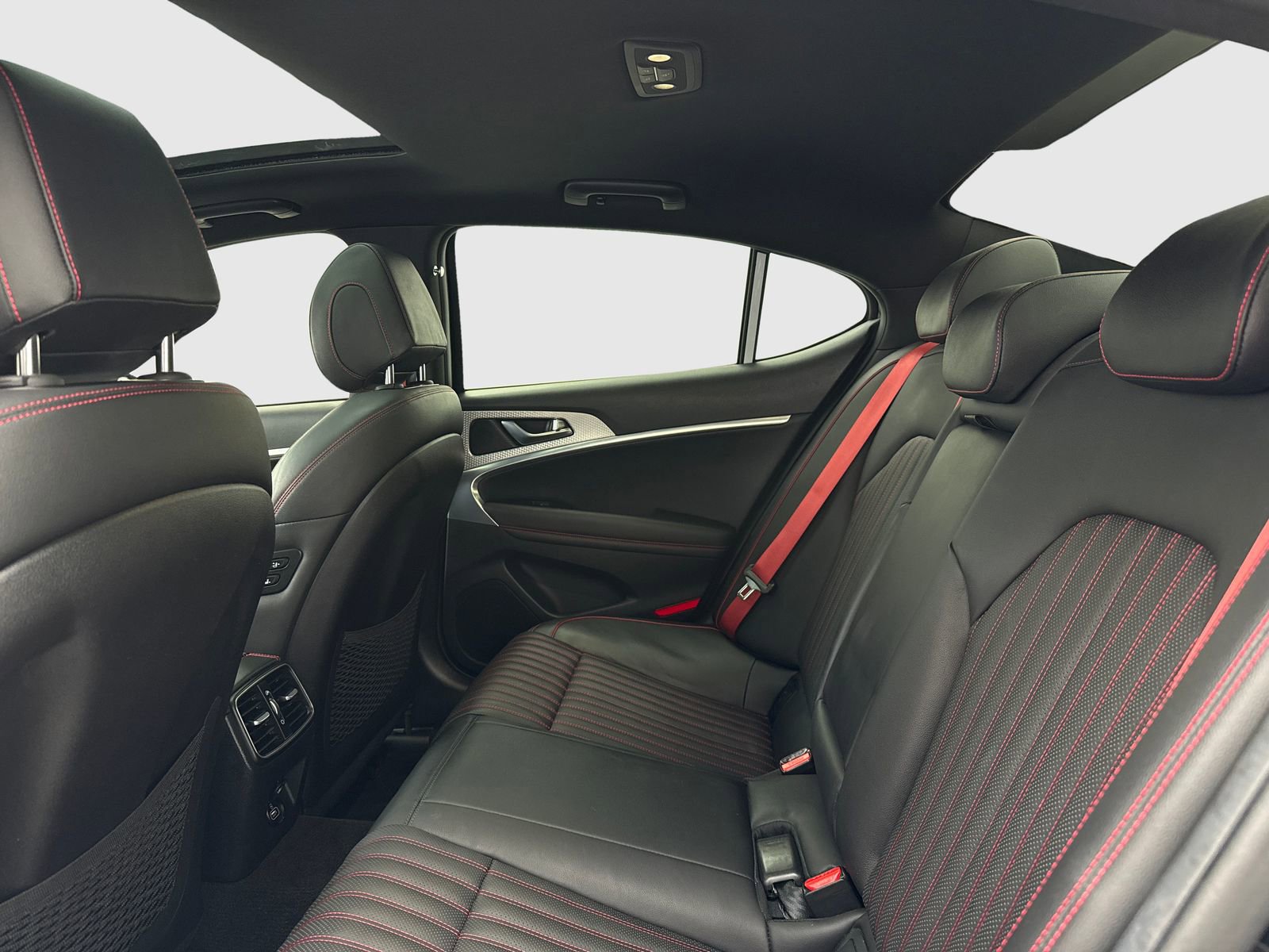 Used 2023 Genesis G70 2.0T w/ Sport Prestige Package image 39