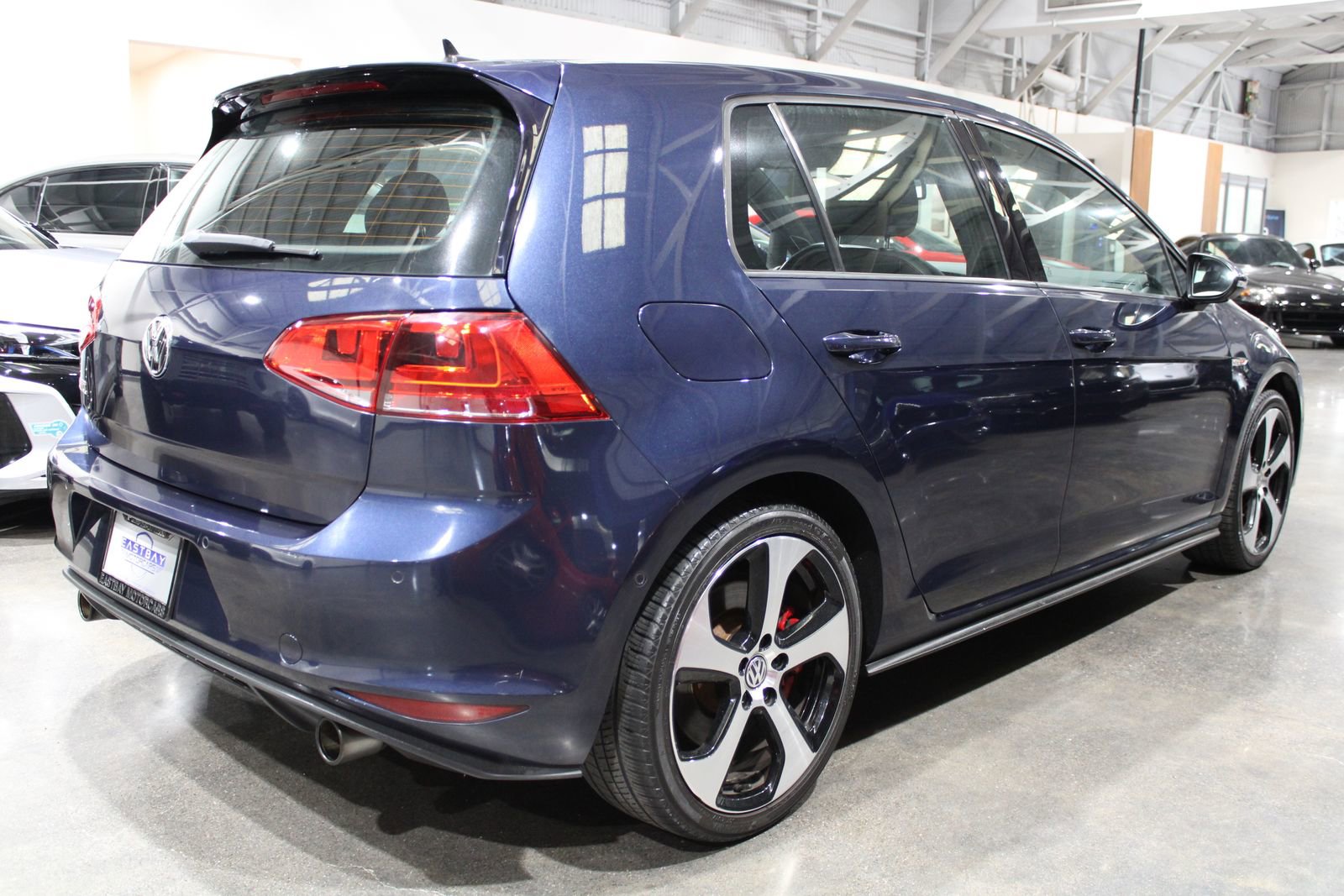 Used 2016 Volkswagen GTI SE FWD image 12