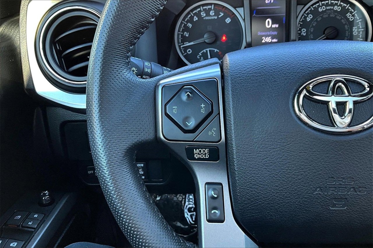 Used 2022 Toyota Tacoma Limited image 28