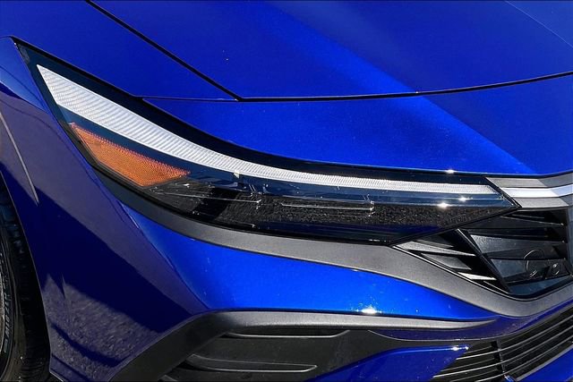 Certified 2025 Hyundai Elantra Sport w/ Cargo Package image 28