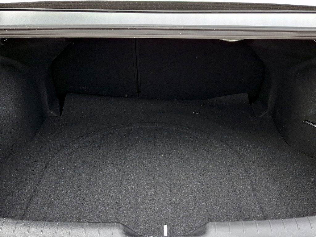 Used 2025 Hyundai Elantra Limited FWD image 29