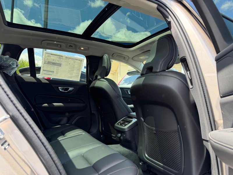 New 2026 Volvo V60 B5 Cross Country Ultra w/ Protection Package Premier AWD/4WD image 4