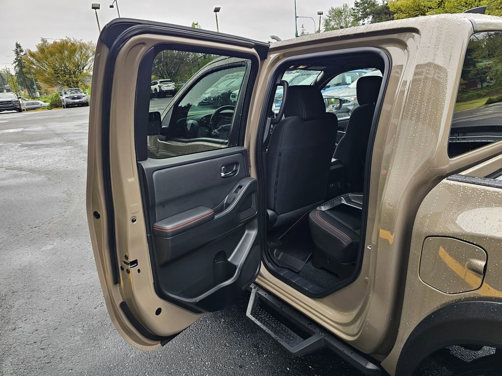 Used 2024 Nissan Frontier PRO-4X w/ Pro Convenience Package AWD/4WD image 16