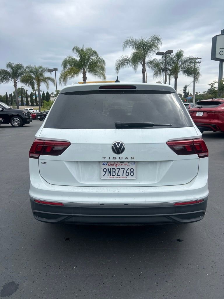 Used 2024 Volkswagen Tiguan SE image 11