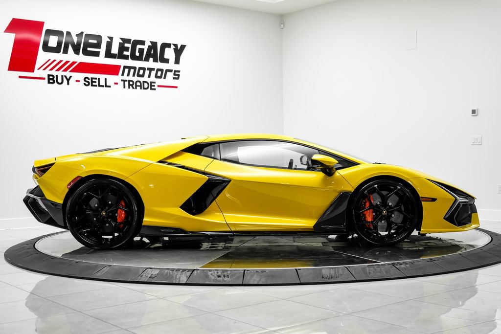 Used 2025 Lamborghini Revuelto AWD/4WD image 5
