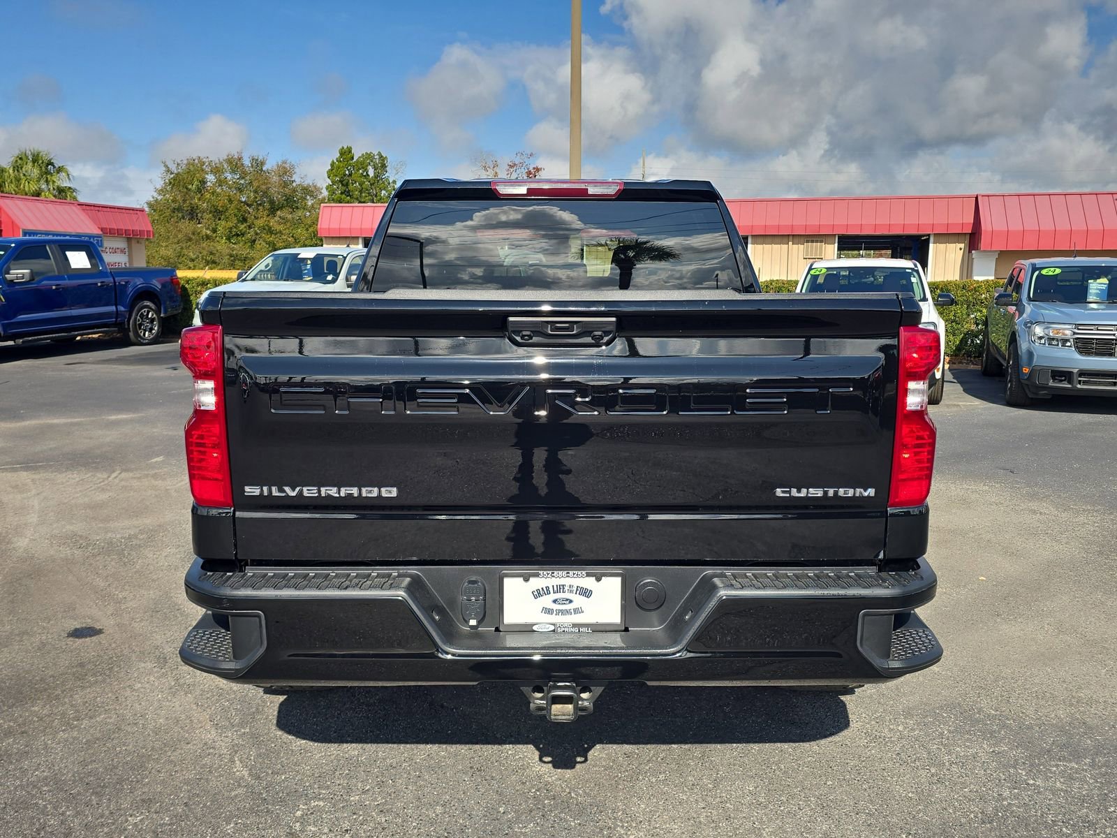 Used 2023 Chevrolet Silverado 1500 Custom image 5