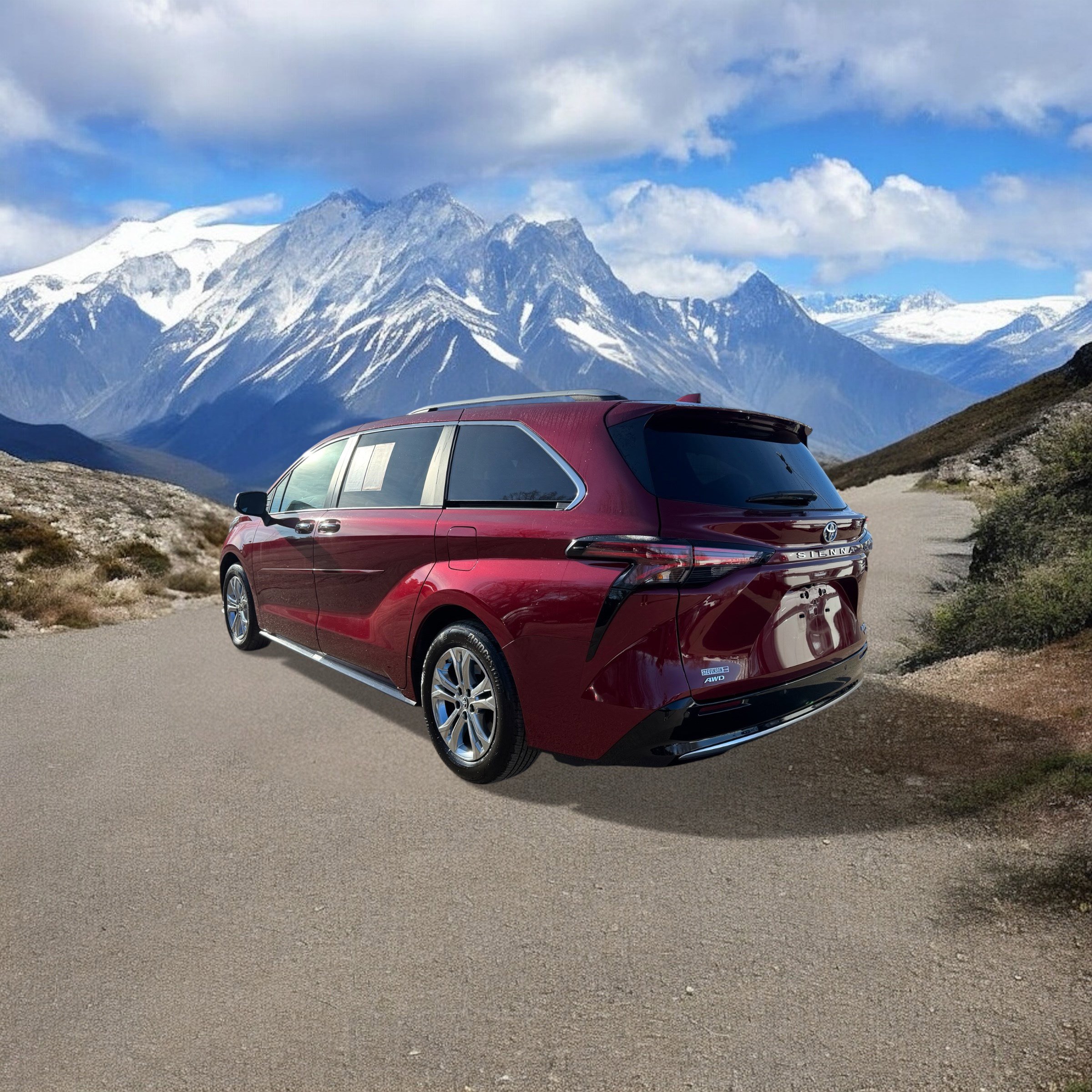 Used 2023 Toyota Sienna Platinum image 3