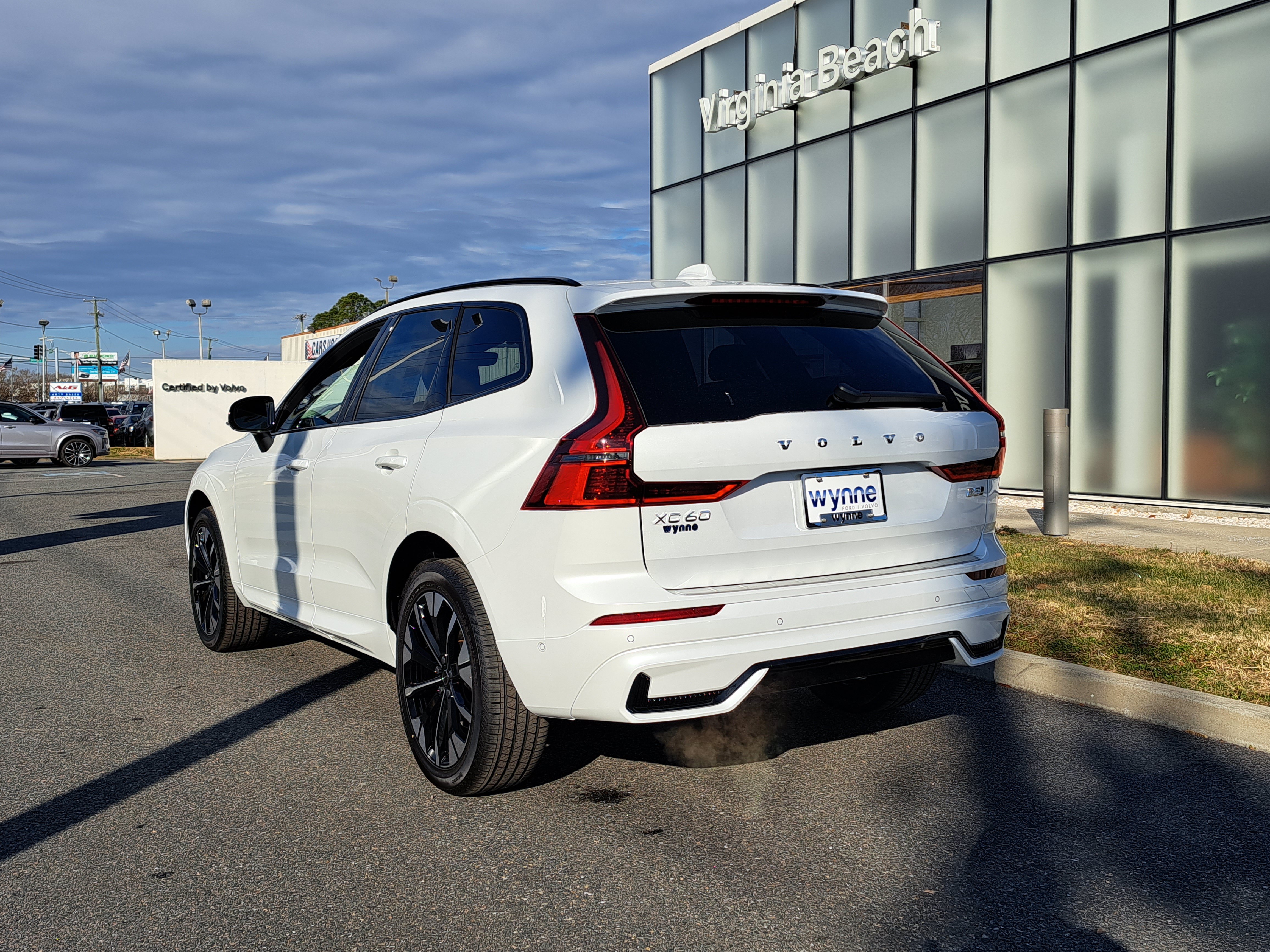 New 2026 Volvo XC60 B5 Plus w/ Protection Package Premier AWD/4WD image 4