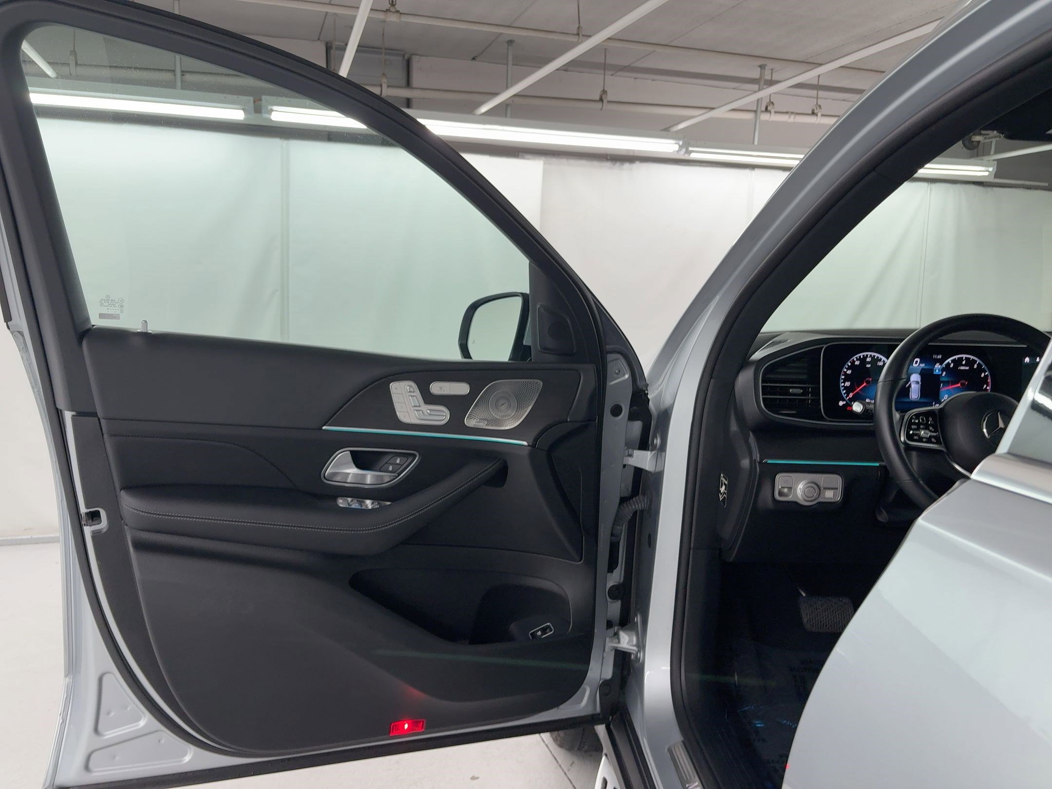 Used 2023 Mercedes-Benz GLE 350 4MATIC image 5