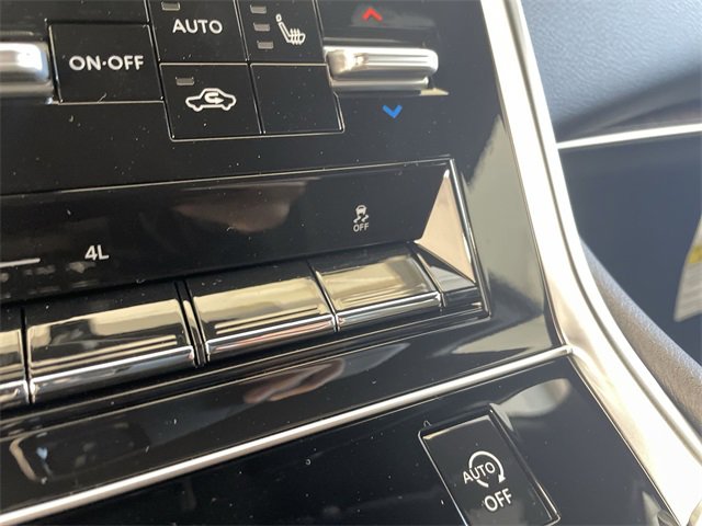 New 2026 Nissan Armada SL w/ Captain's Chari Seat Package image 35