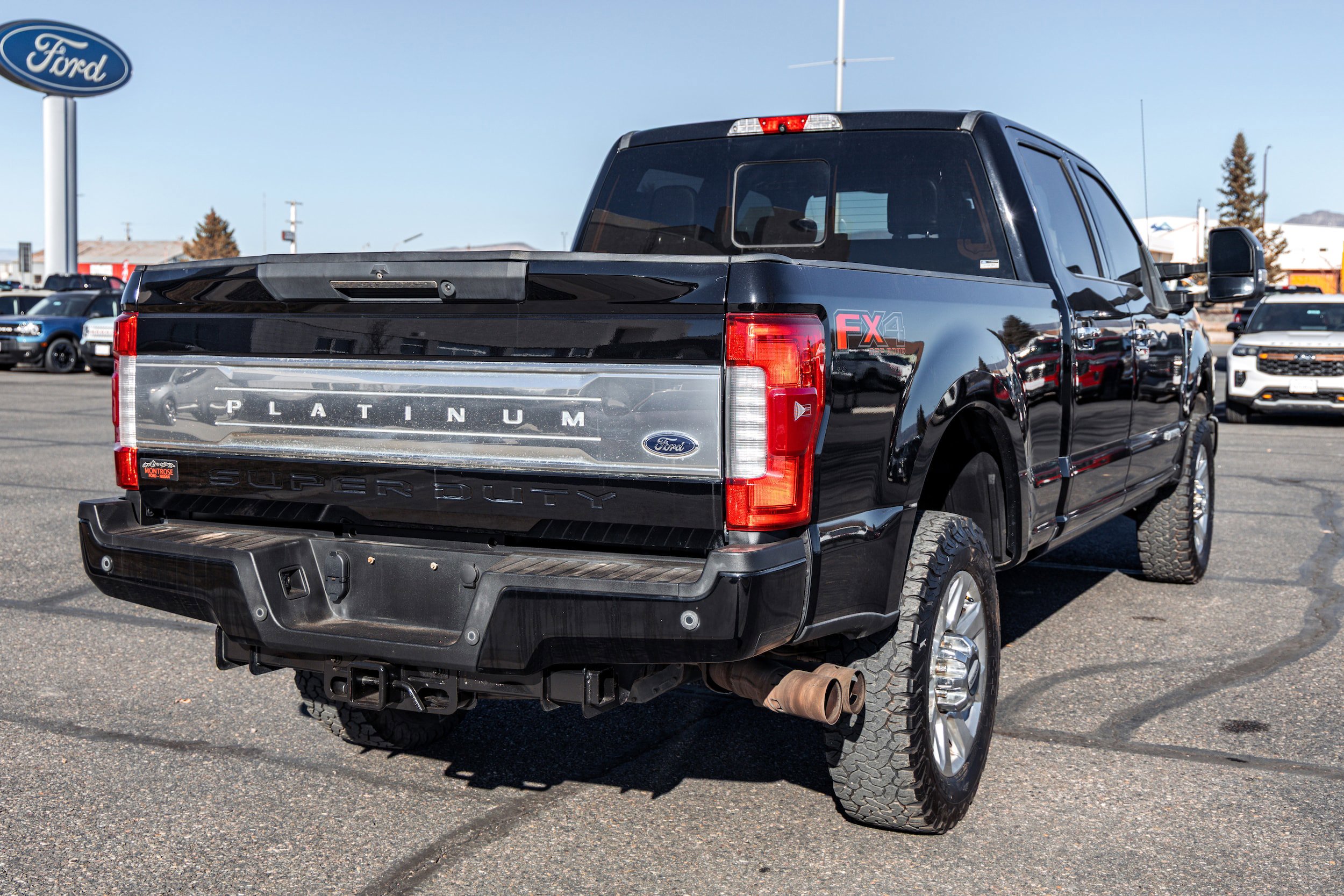 Used 2017 Ford F350 Platinum w/ Platinum Ultimate Package AWD/4WD image 4