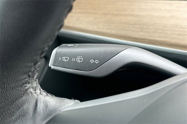 Used 2023 Tesla Model 3 Standard Range image 30