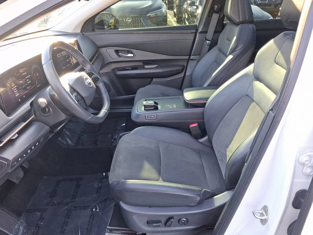 Used 2024 Nissan Ariya AWD image 17
