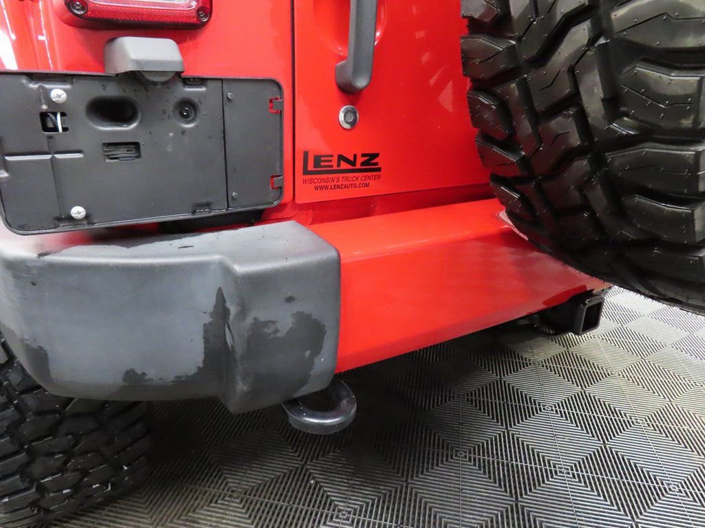 Used 2017 Jeep Wrangler Unlimited Sahara w/ Connectivity Group image 36