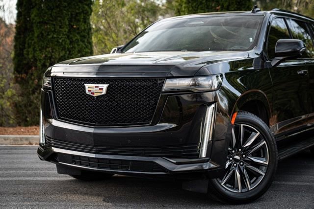Used 2023 Cadillac Escalade Sport AWD/4WD image 2