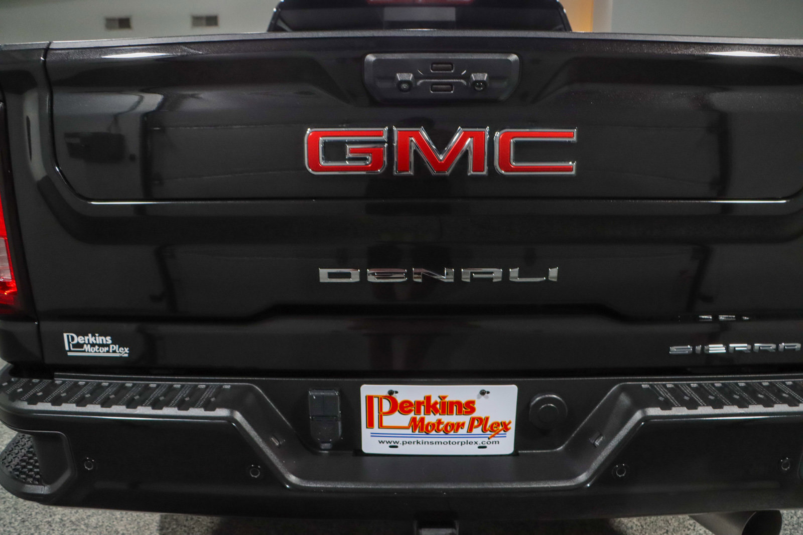 Used 2023 GMC Sierra 2500 Denali image 8