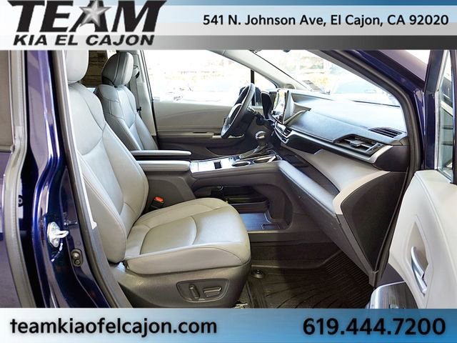 Used 2024 Toyota Sienna Limited image 11
