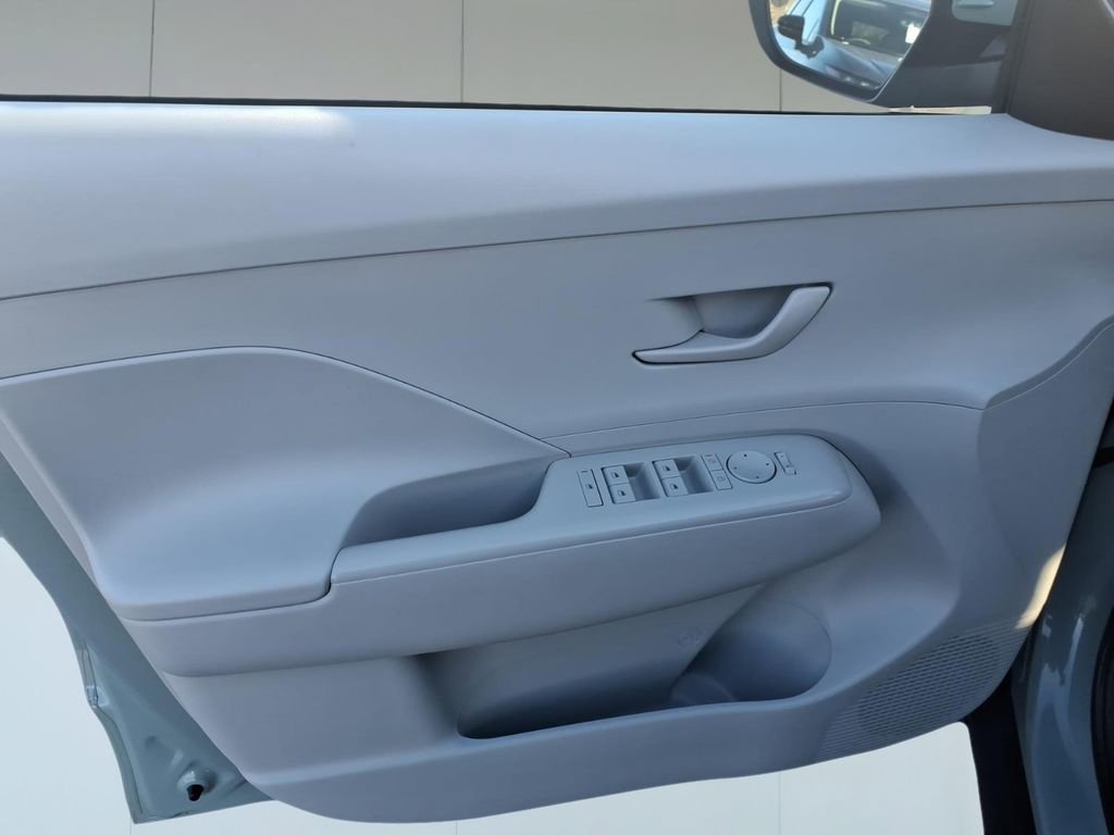 Used 2024 Hyundai Kona SEL image 11