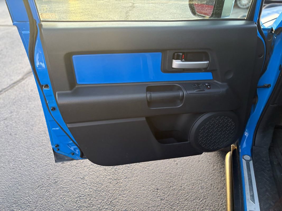 Used 2007 Toyota FJ Cruiser 4WD image 16