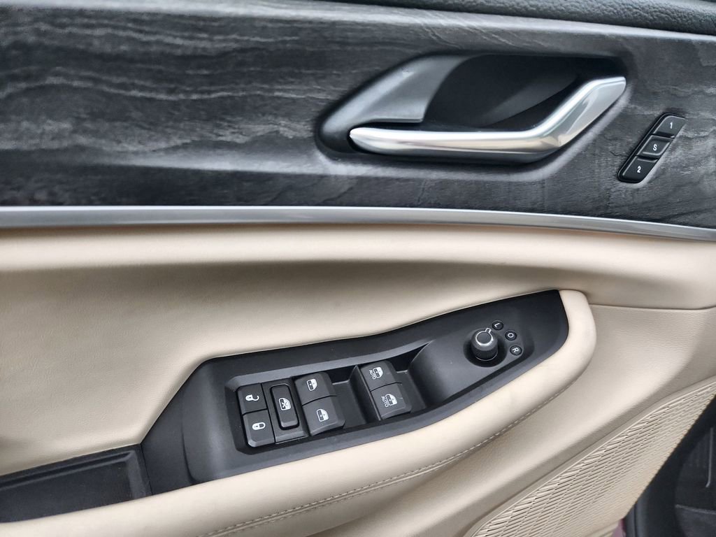 New 2025 Jeep Grand Cherokee Limited image 21