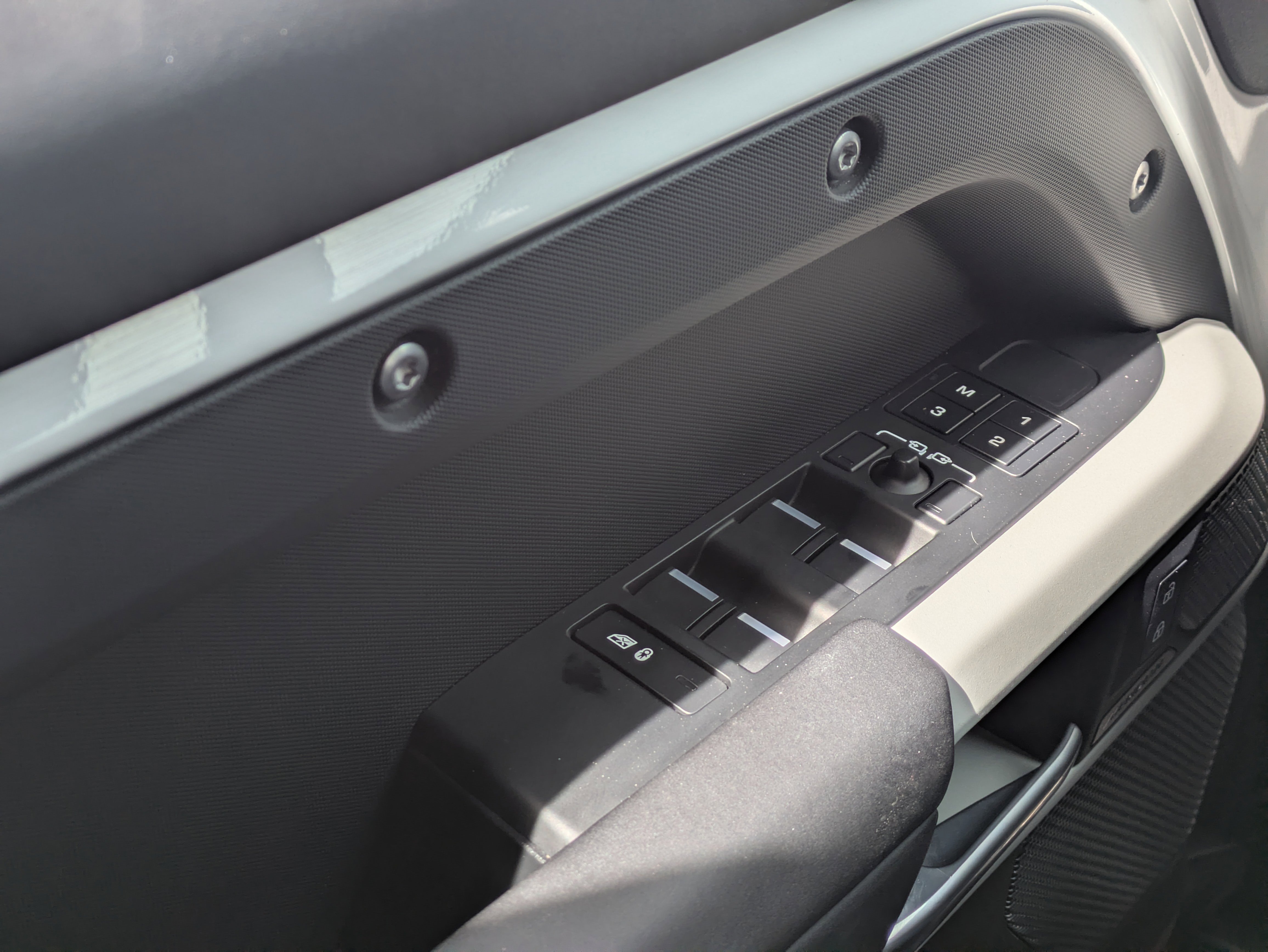 Used 2024 Land Rover Defender 110 S image 27