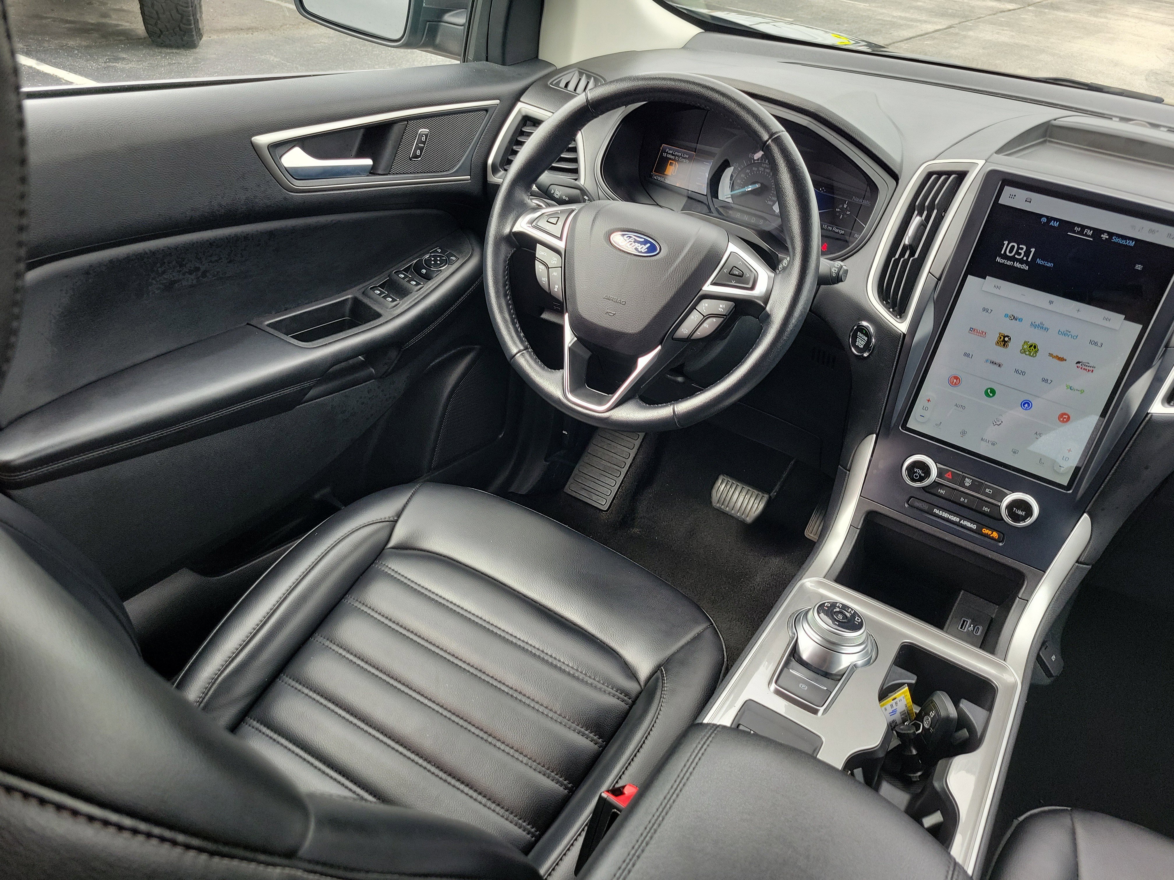 Used 2023 Ford Edge SEL image 14