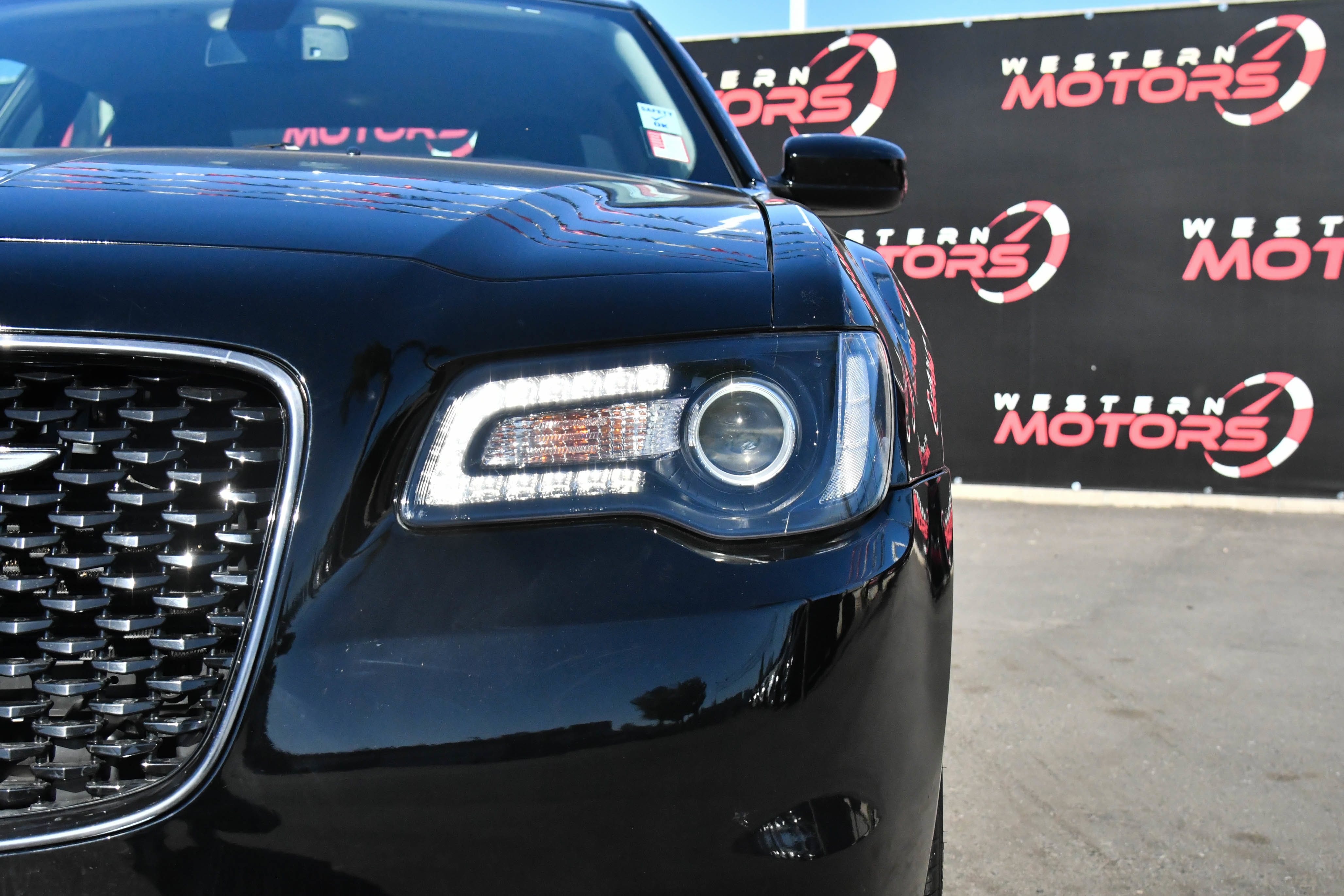 Used 2022 Chrysler 300 Touring w/ Sport Appearance Package image 11