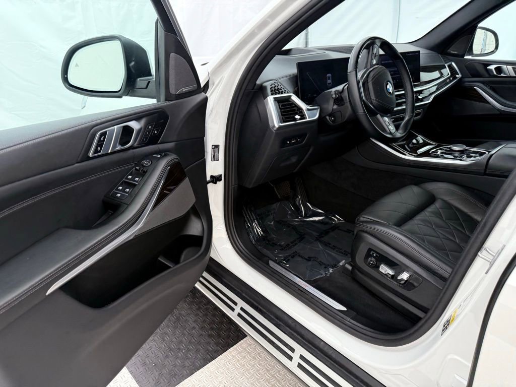 Used 2024 BMW X5 xDrive40i w/ Premium Package image 33