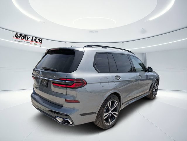 Used 2023 BMW X7 xDrive40i w/ Executive Package AWD/4WD image 3