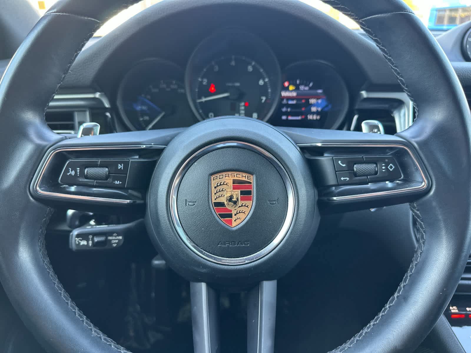 Certified 2023 Porsche Macan Turbo AWD/4WD image 25