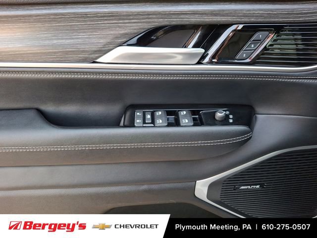 Used 2024 Jeep Wagoneer L Series II w/ Flexible Seating Group image 16